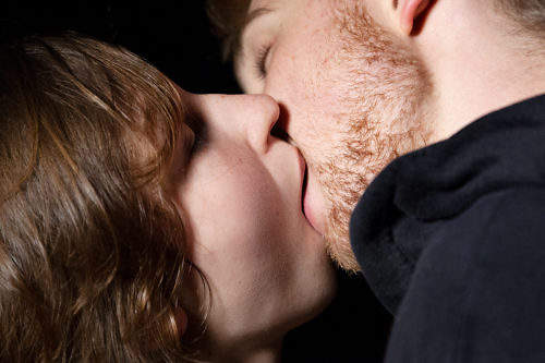 First Kisss — Intensive Clipstills - © Marcel Koehler